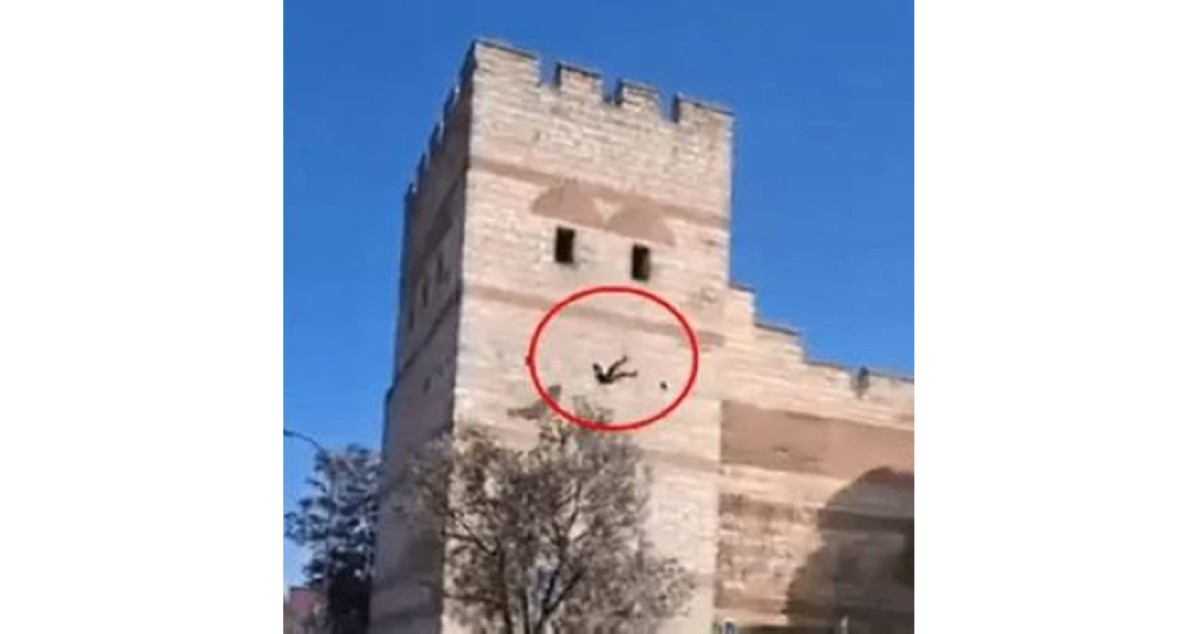 تركي قتل شابتين وقطع رأس إحديهما... وانتحر