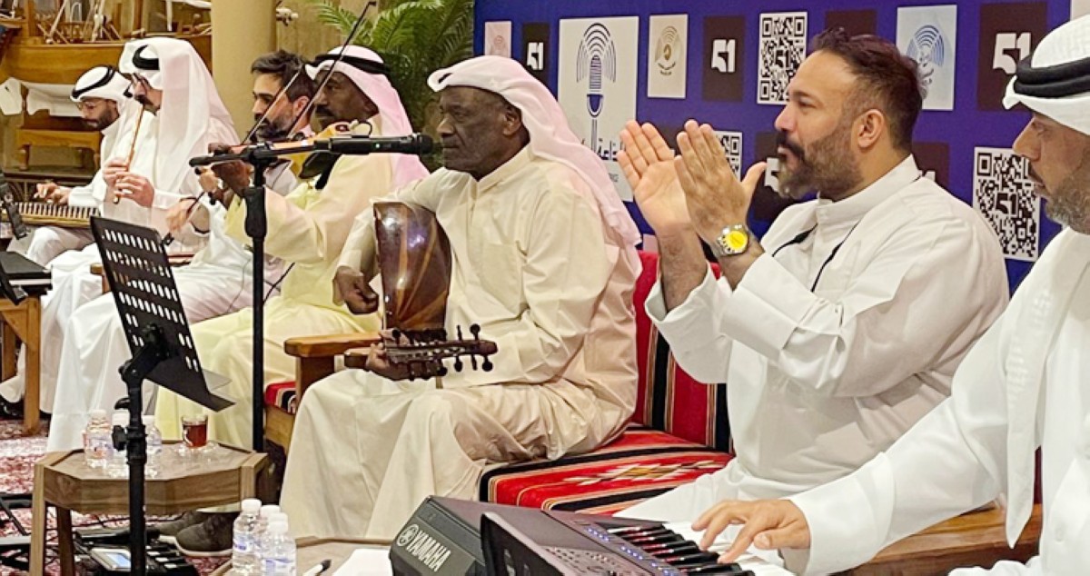 خالد الملا 'ساهر مع الليل وحداني' في جمعية الفنانين