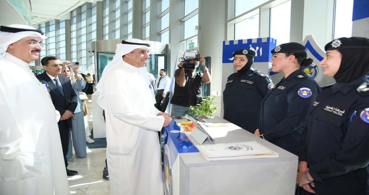 افتتاح معرض 'من قرارك  إلى استقرارك' في 'التطبيقي'