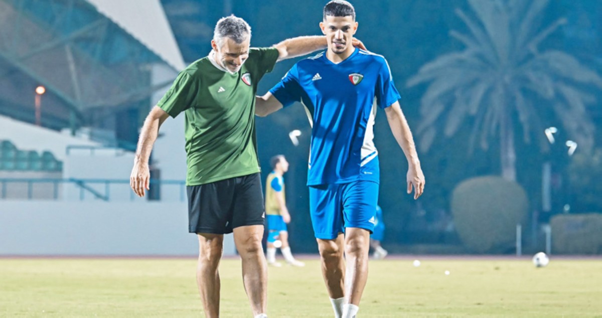 'الأزرق' يتدرب على 'الشرطة'