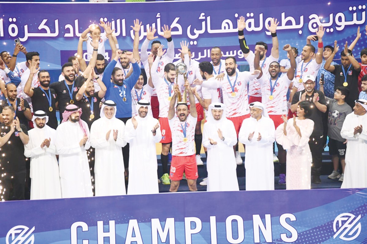 لقبان لـ'يد العميد' خلال 12 يوماً
