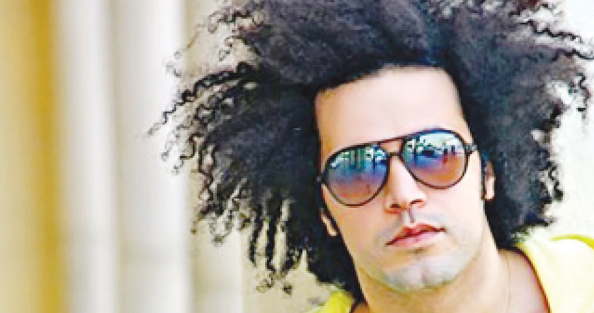 الجريني يتلقى تهنئة من شاروخان على'سلامات'