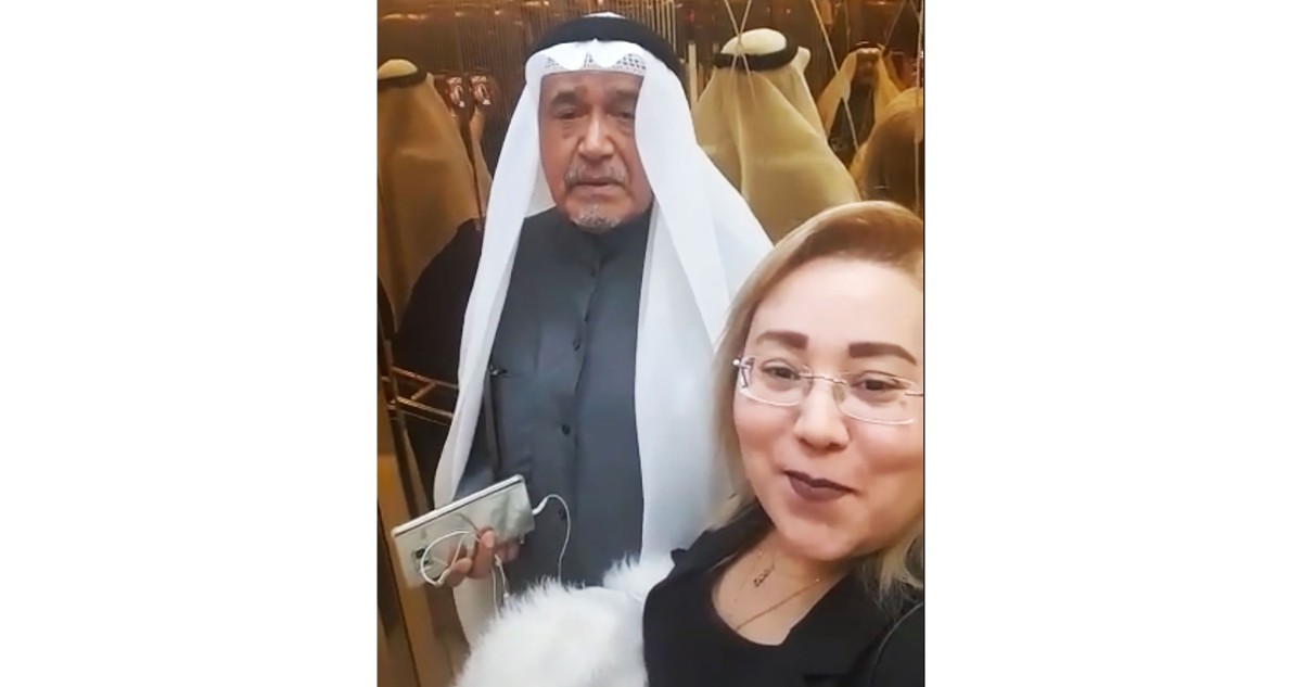 النبهان وزوجته 'زعلانين' من التنمُّر على ابنهما