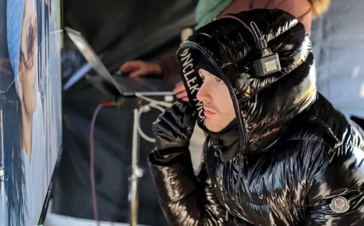 أخفى إعاقته عن الاخرين... مخرج كفيف يصوّر فيلماً سينمائياً