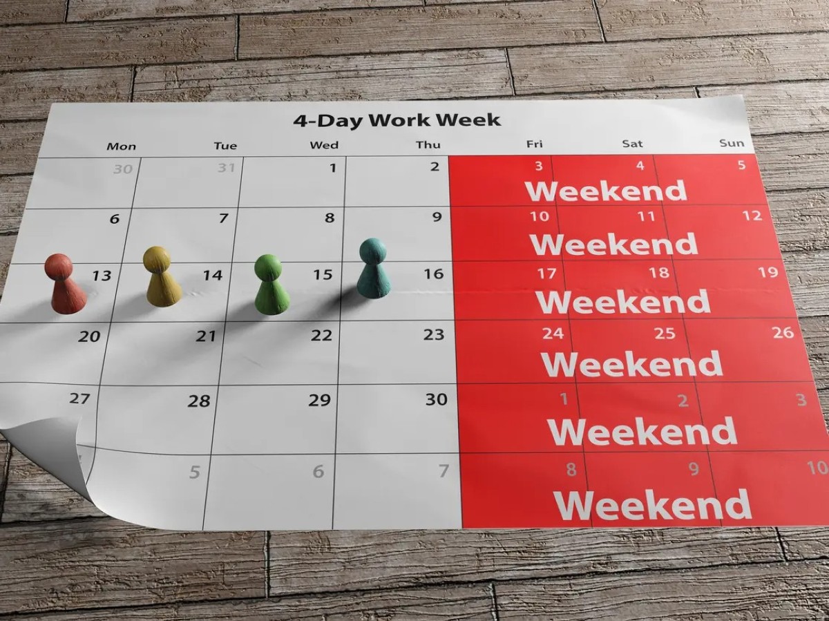 دراسة: اقتصار أيام العمل الأسبوعية على 4 يخفف توتّر الموظفين ويزيد إنتاجيتهم
