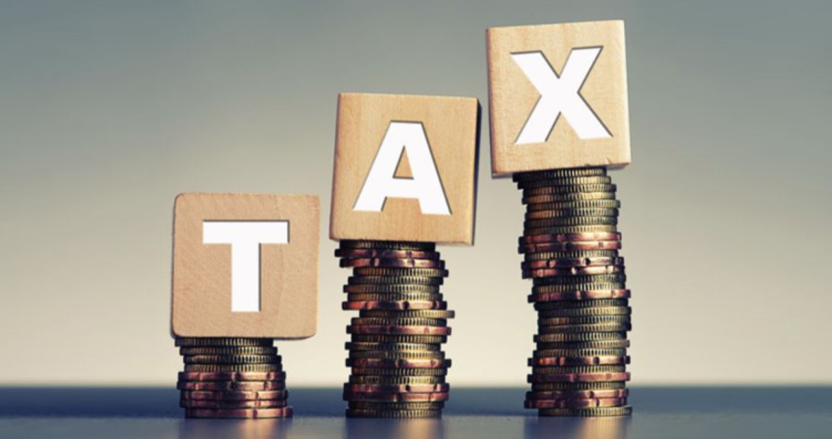 الطحنون: تحسين الخدمات بوابة فرض الضرائب