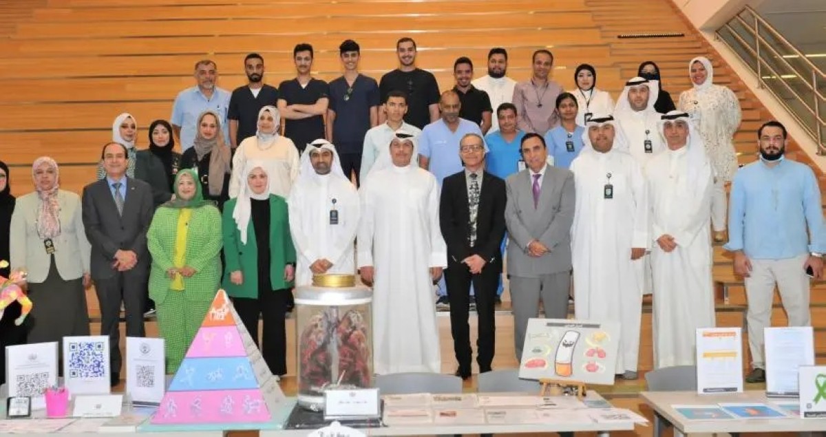 حملة توعوية لتعزيز البيئة الصحية الآمنة في جامعة الكويت