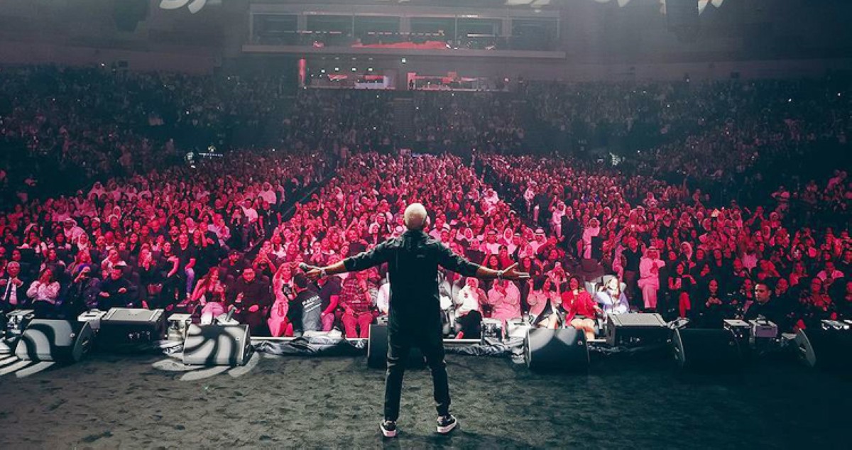 عمرو دياب 'صانع البهجة': 'يا أنا يا لأ'!