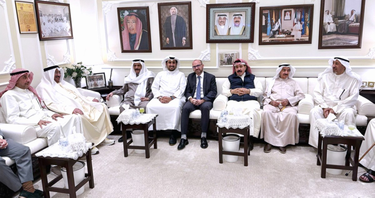 ديوان الدغيشم يحتضن روَّاده... والسفير الفرنسي