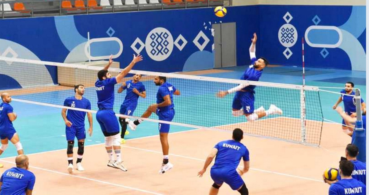 'أزرق الطائرة'  غادر القاهرة إلى المنامة