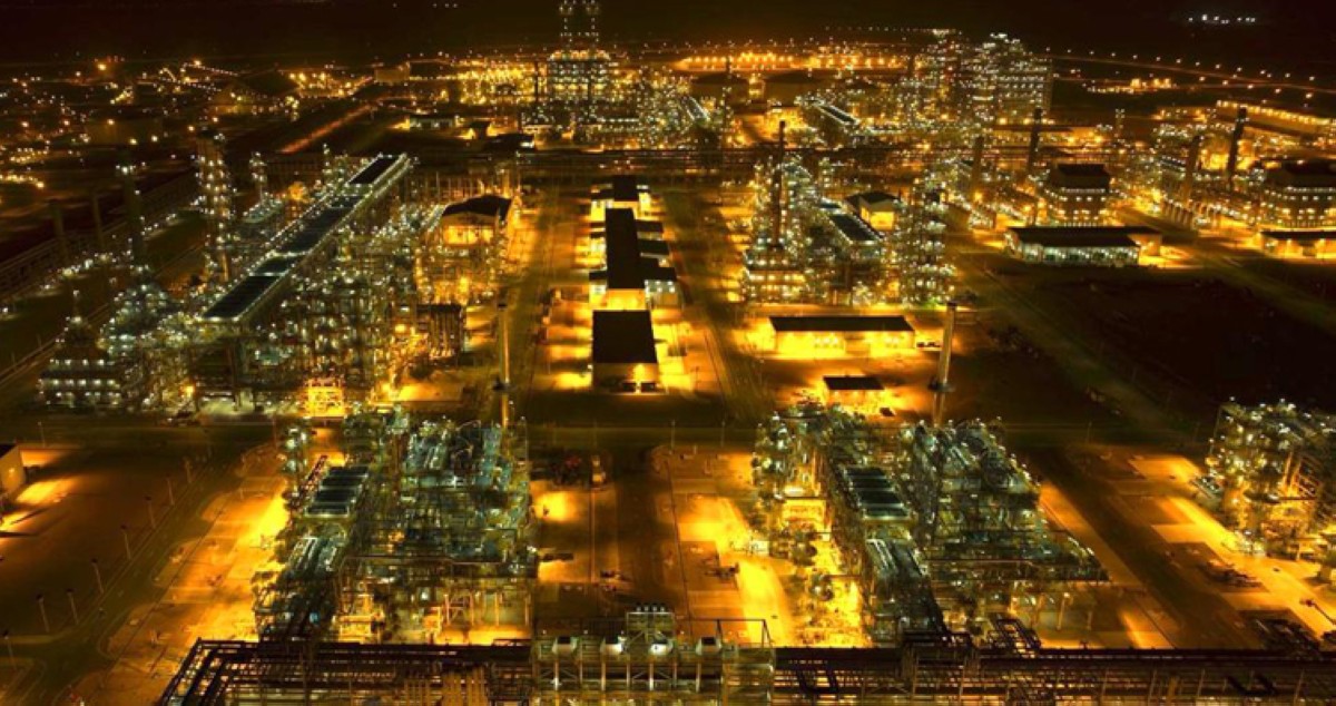 عُمان... عراقة التاريخ ترفد أصالة الحاضر وتستشرف آفاق المستقبل