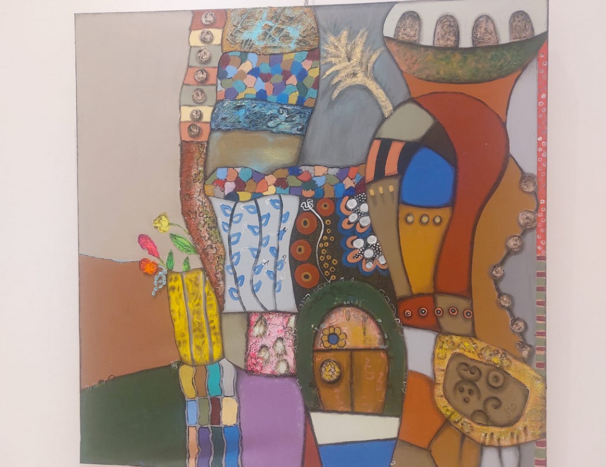 هناء الملا...  ترسم الجمال بأساليب تشكيلية متنوعة