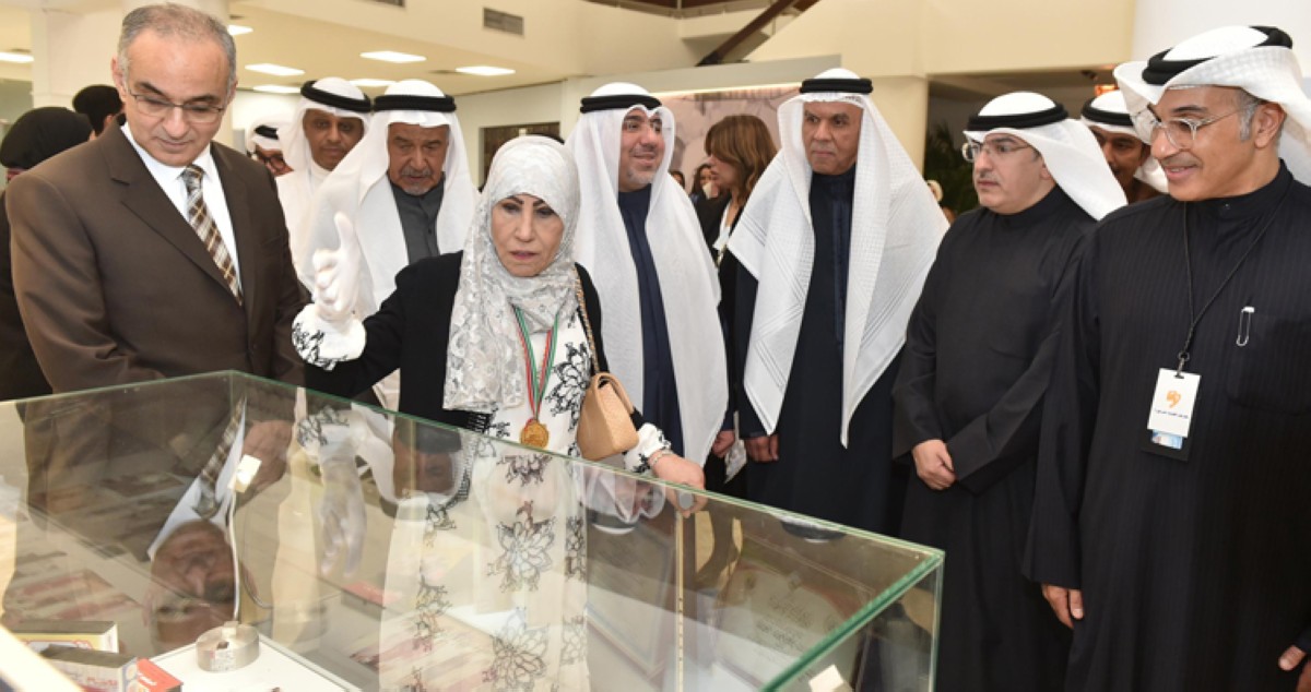 'سيرة ومسيرة' مريم الصالح افتتح 'الكويت المسرحي الـ 24'