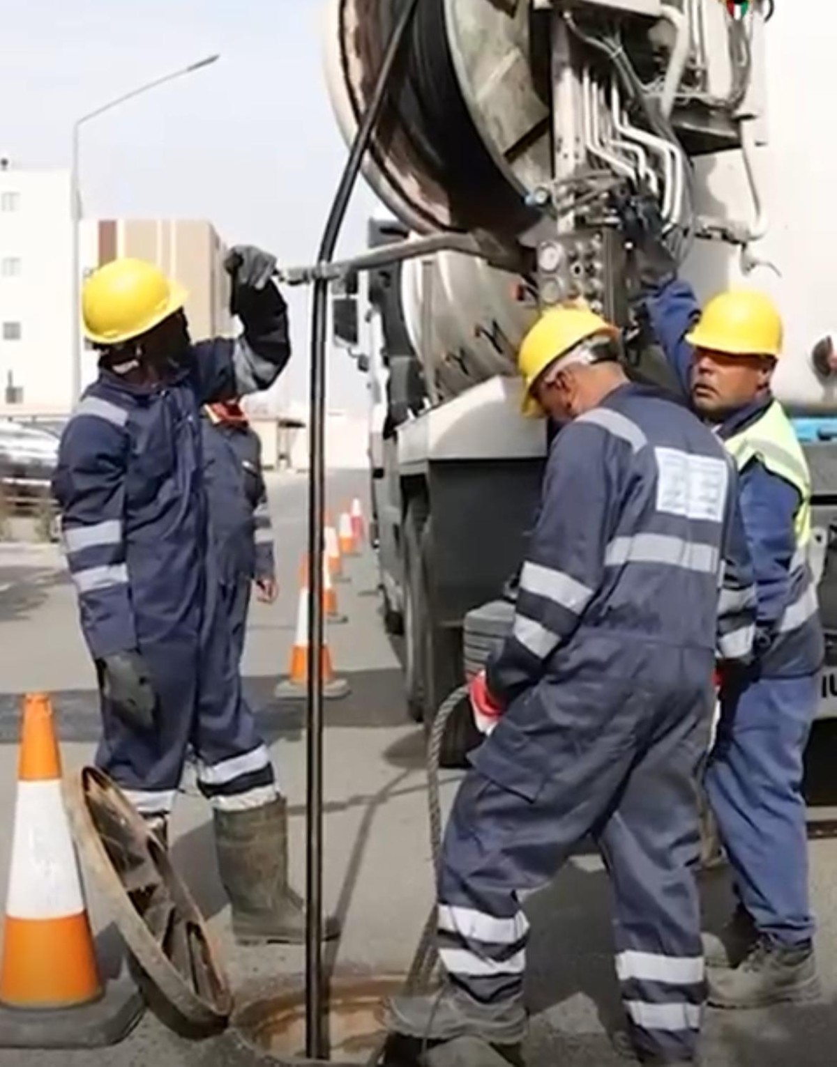 الصيانة الجذرية للطرق في محافظة مبارك الكبير تنطلق من 'أبو فطيرة'