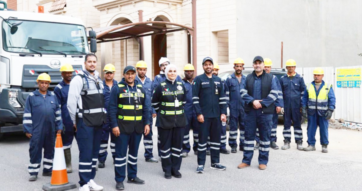 المشعان تدشن الصيانة الجذرية للطرق في محافظة مبارك الكبير