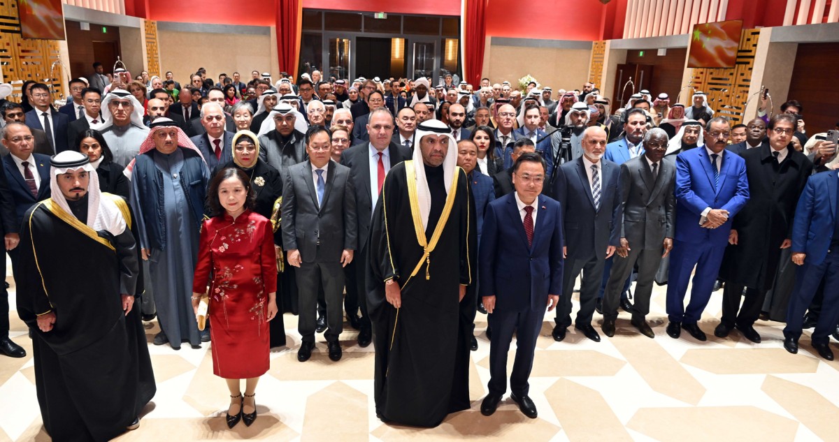 وزير الخارجية: تسريع وتيرة المشاريع بالتعاون مع الصين