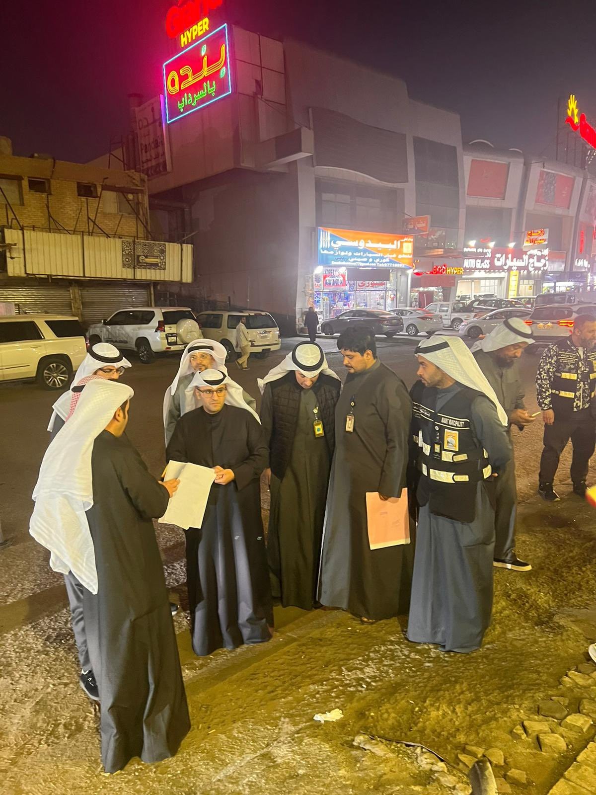 المشاري لقياديي البلدية خلال تفقده الشويخ الصناعية: طبقوا القانون ولا تتساهلوا مع المخالفين