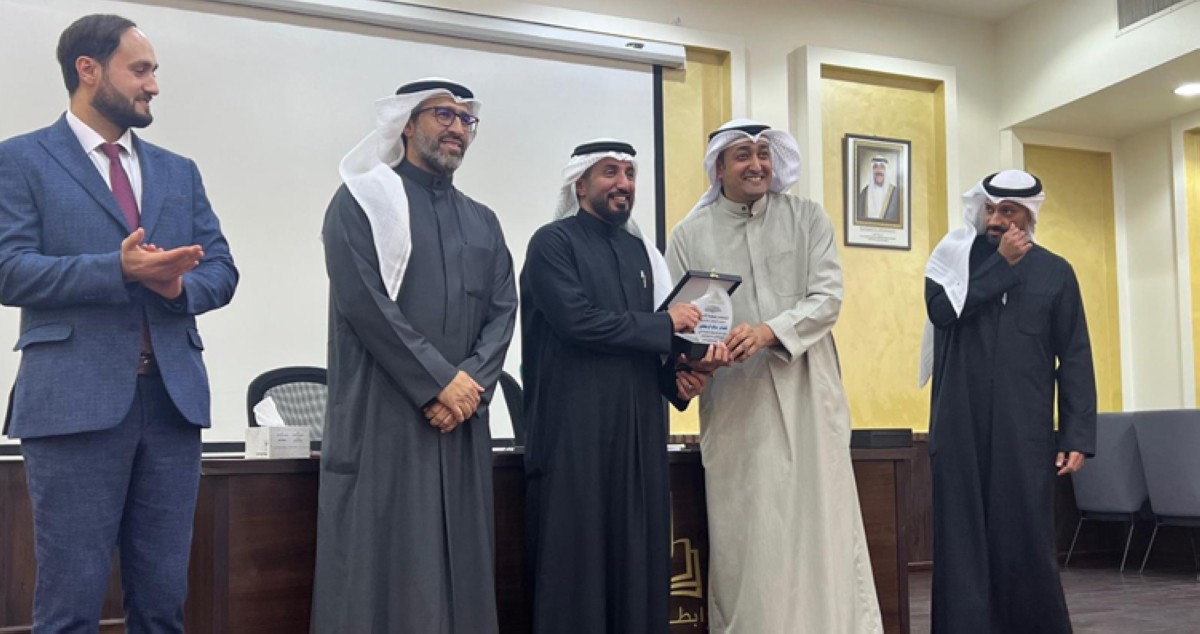 الرميضي والشرف... ألقيا قصائد تتغنى بالحياة والإنسان