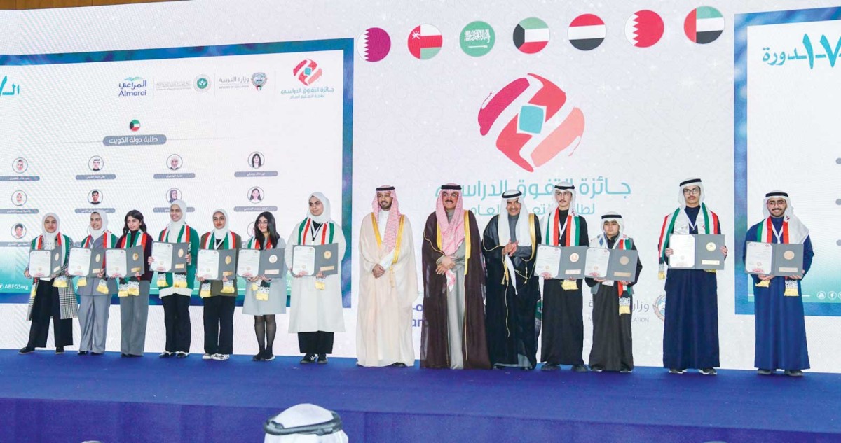 وزير التربية: التعليم أساس التقدم والطلبة المتفوقون سيقودون التنمية