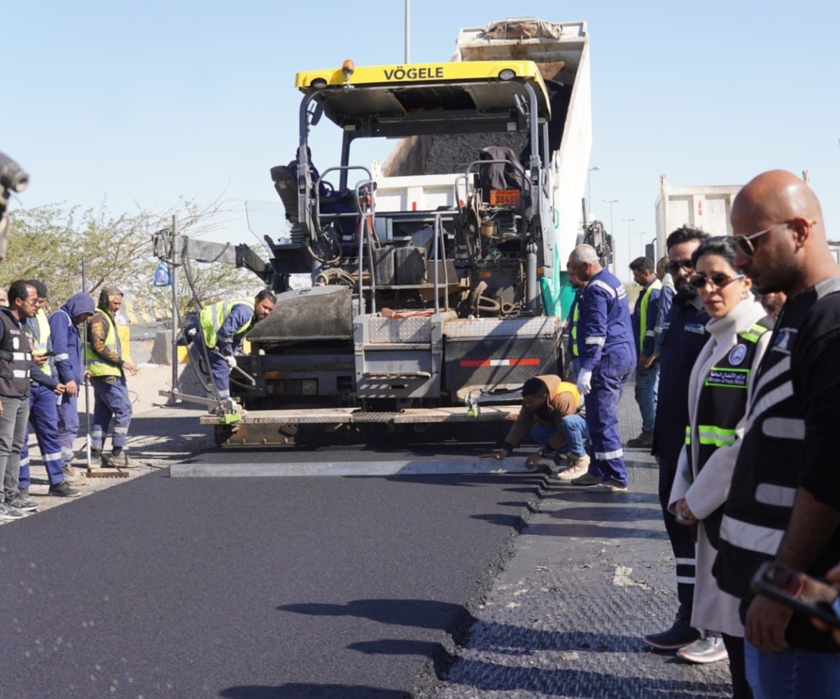 وزيرة الأشغال تتفقد طريق السالمي وسير العمل في المشروع