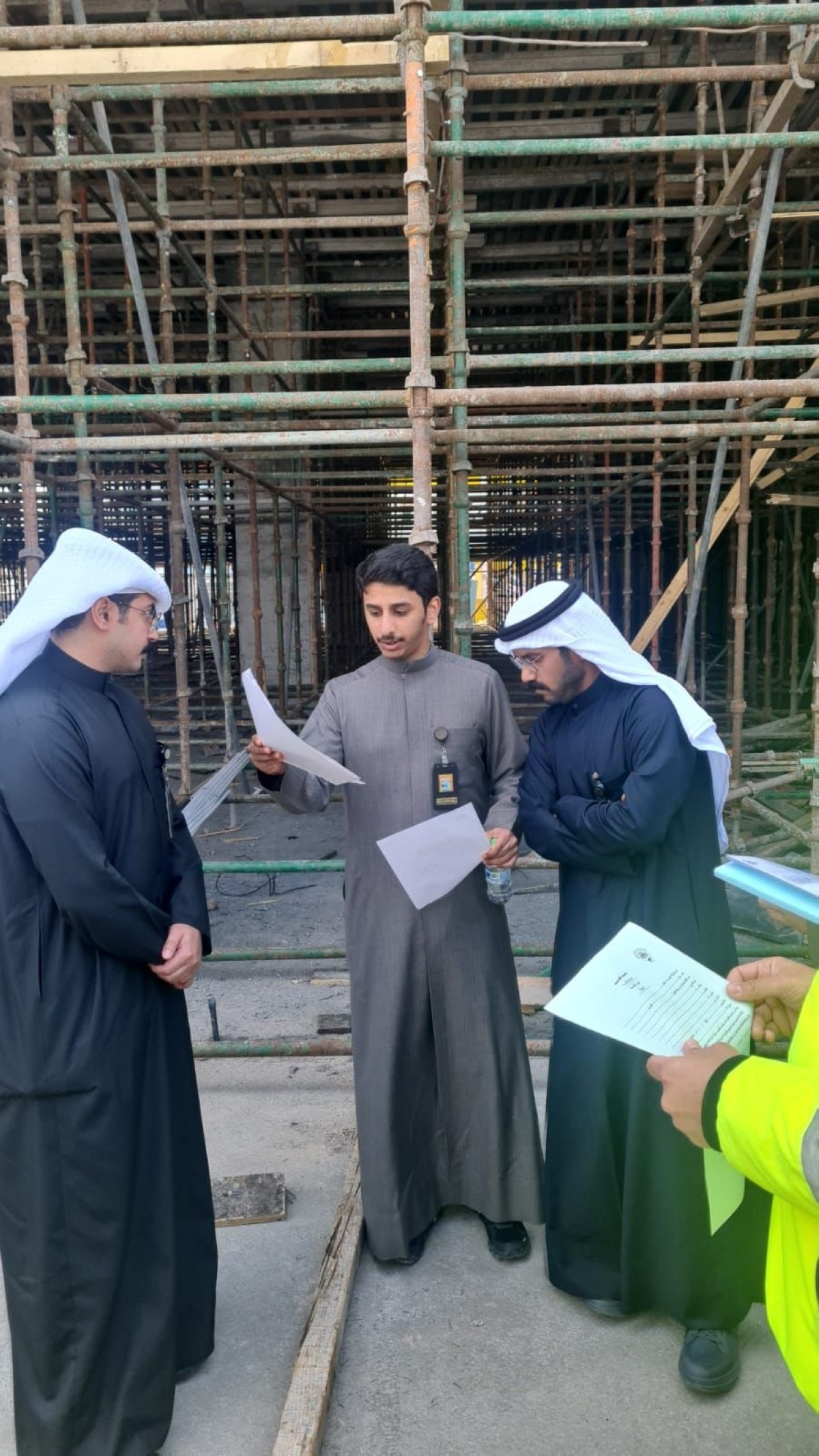 بلدية الكويت تطالب أصحاب العقارات والمقاولين بإزالة الأنقاض الإنشائية لتجنب المخالفات