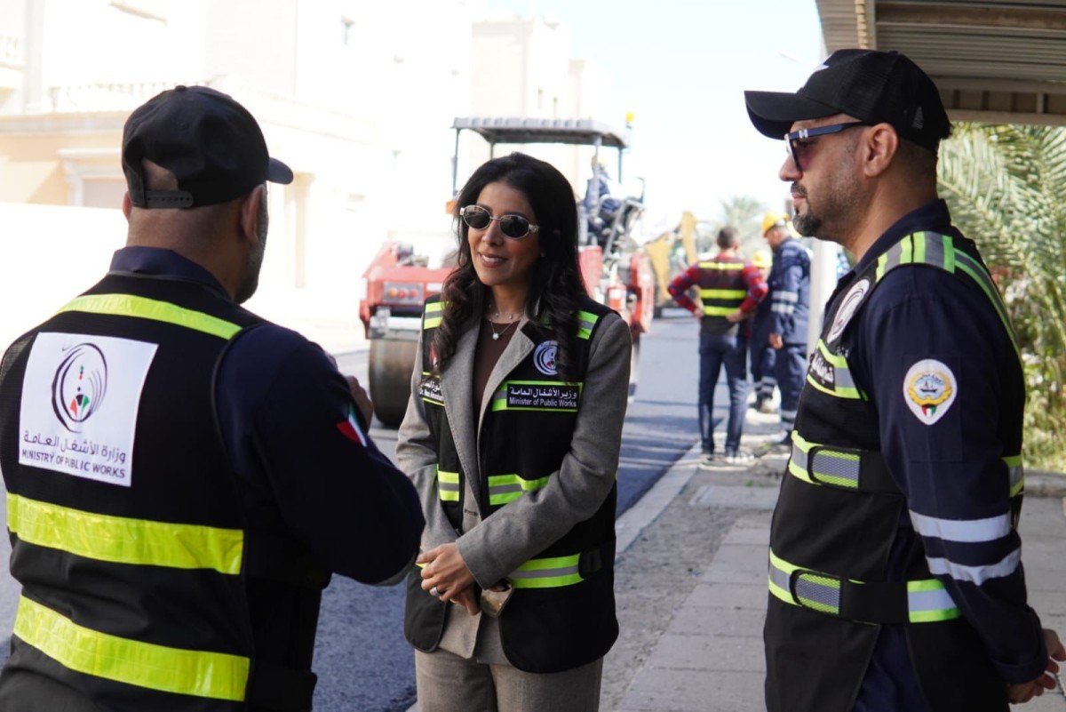 وزيرة الأشغال تتفقد صيانة طرق الجابرية وتتعهد بتوفير شبكة آمنة