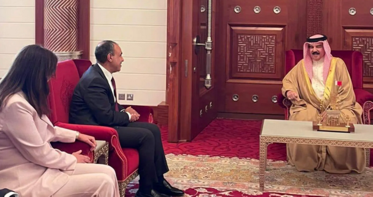 ملك البحرين والسيسي يدعوان إلى موقف عربي موحد لدعم استقرار المنطقة