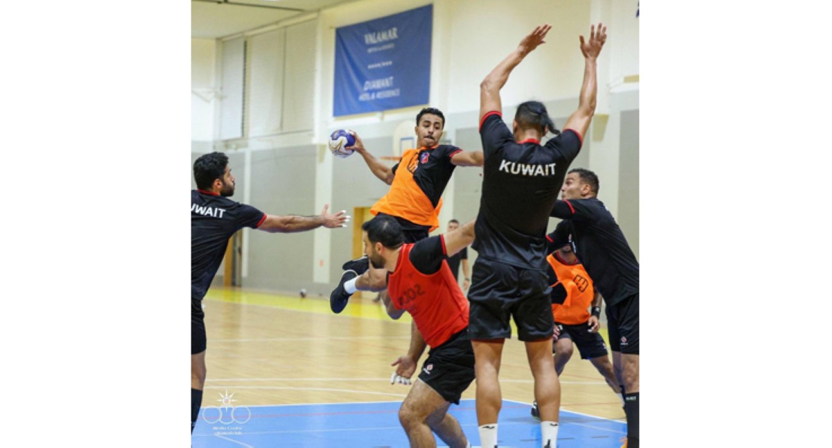'يد العميد' يفتتح 'الخليجية' بمواجهة العربي