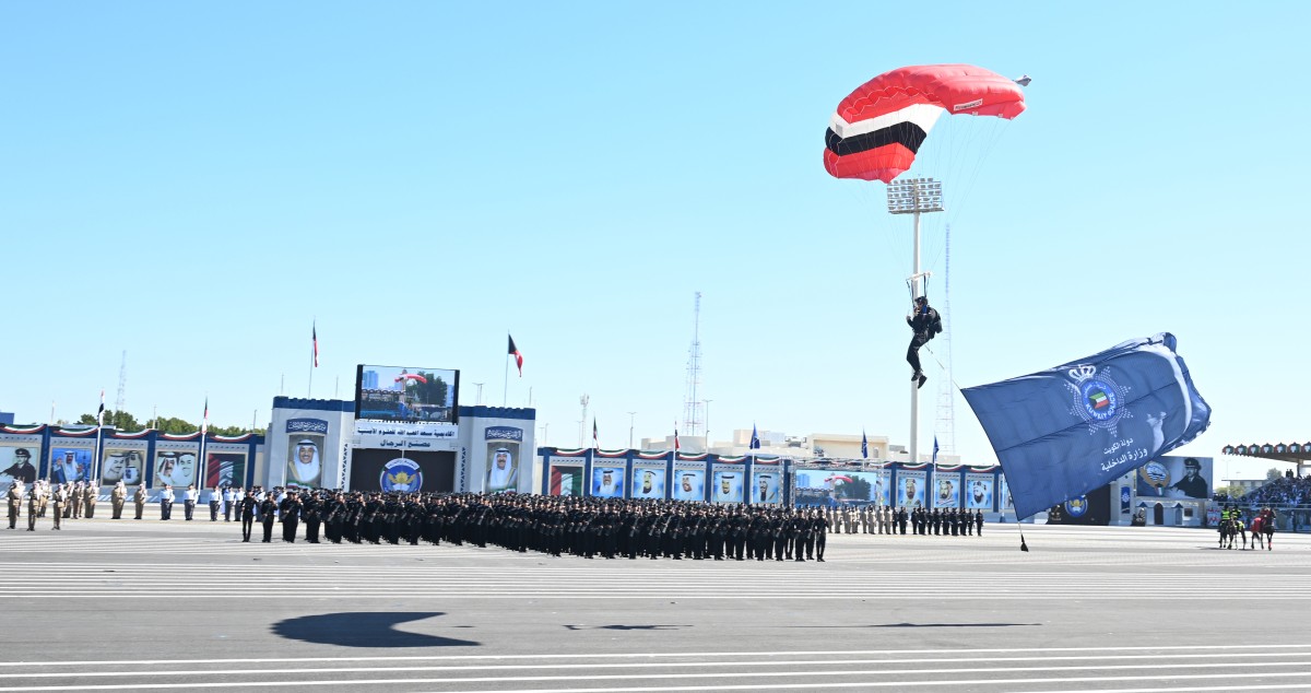 الأمير كرَّم الدفعة 47 من خريجي أكاديمية سعد العبدالله