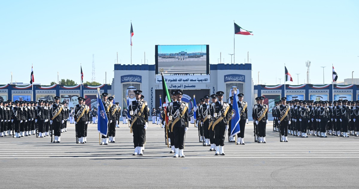 الأمير كرَّم الدفعة 47 من خريجي أكاديمية سعد العبدالله