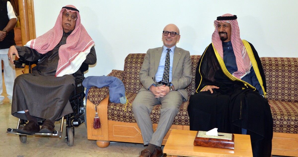 ديوان خالد الجابر يستقبل المهنئين بالشهر الكريم