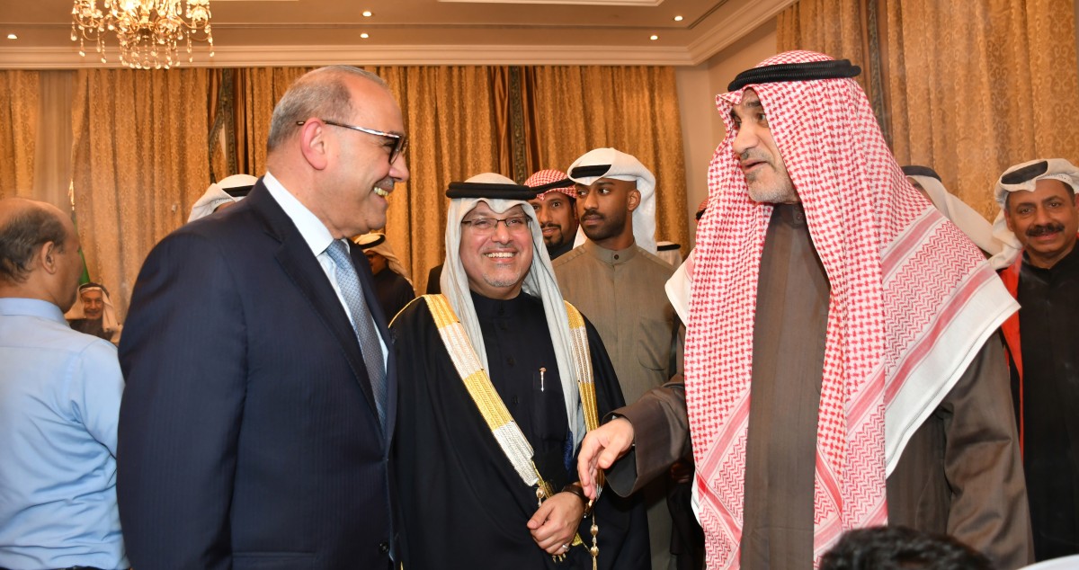 ديوانية سفارة البحرين استقبلت المهنئين بالشهر