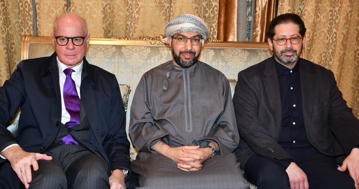 ديوانية سفارة البحرين استقبلت المهنئين بالشهر