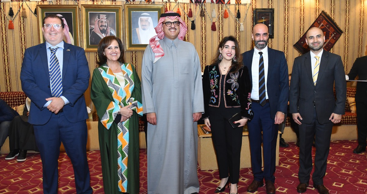 السفارة السعودية استقبلت المهنئين... روح التآخي تتجلى في رمضان