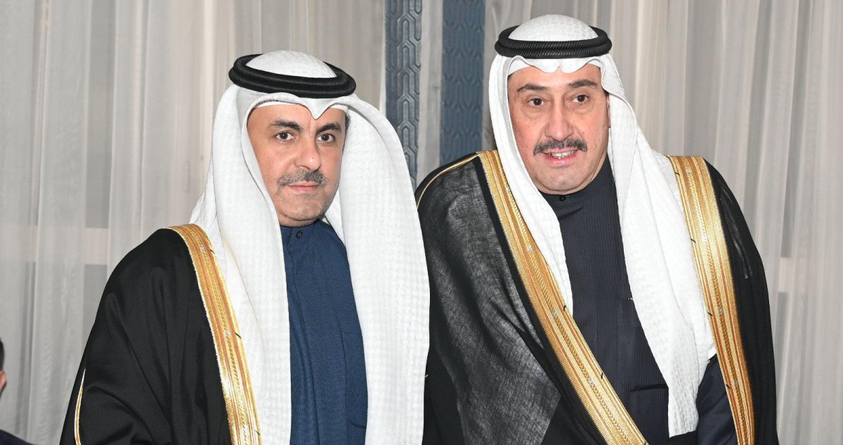 فيصل الحمود وإخوانه يستقبلون المهنئين برمضان