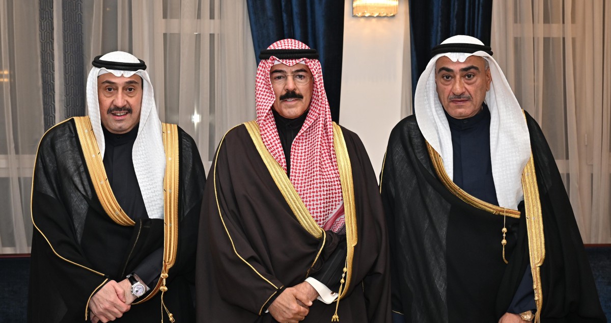 فيصل الحمود وإخوانه يستقبلون المهنئين برمضان