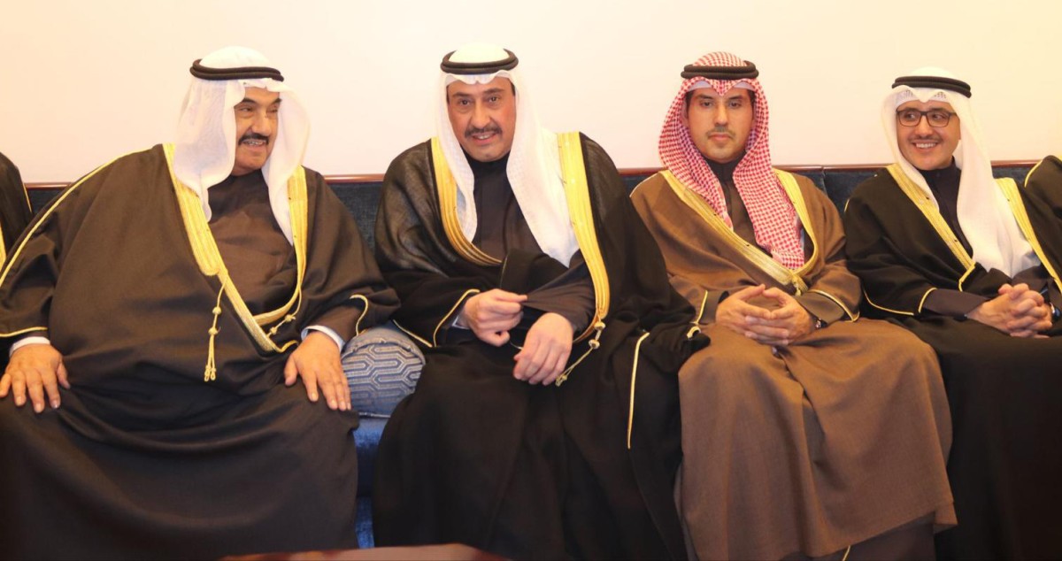 فيصل الحمود وإخوانه يستقبلون المهنئين برمضان