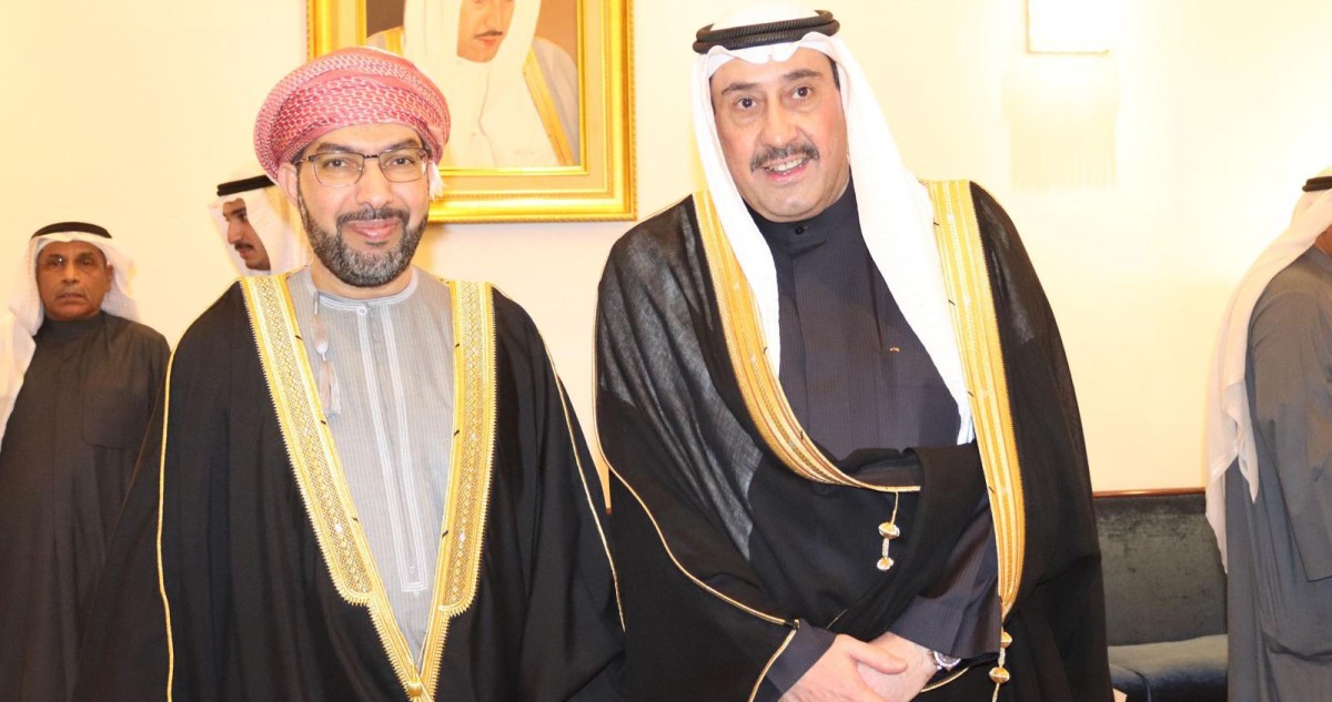 فيصل الحمود وإخوانه يستقبلون المهنئين برمضان