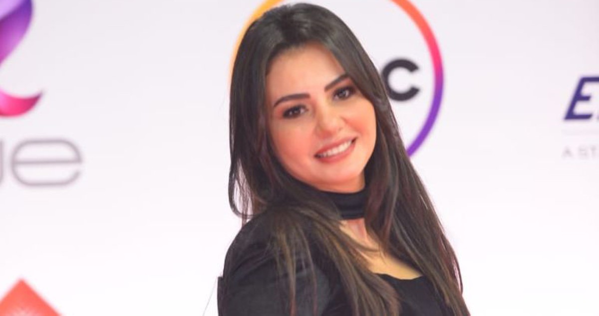 دينا فؤاد تدافع عن قصر'حكيم باشا'