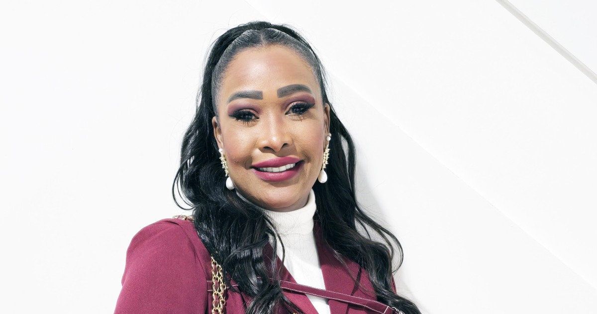 رابعة اليوسف... تنقل الأخبار في مسلسل 'للمعاريس فقط'