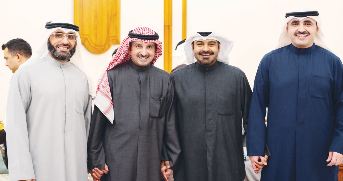 ديوان بوقماز استقبل المهنئين بالشهر