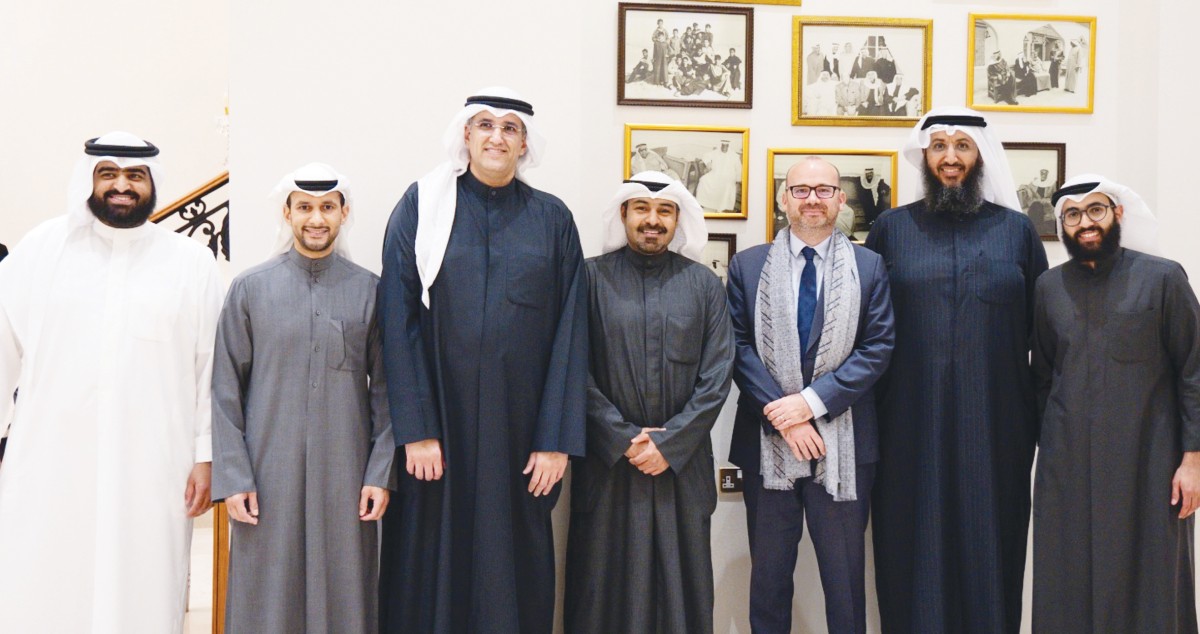 ديوان بوقماز استقبل المهنئين بالشهر