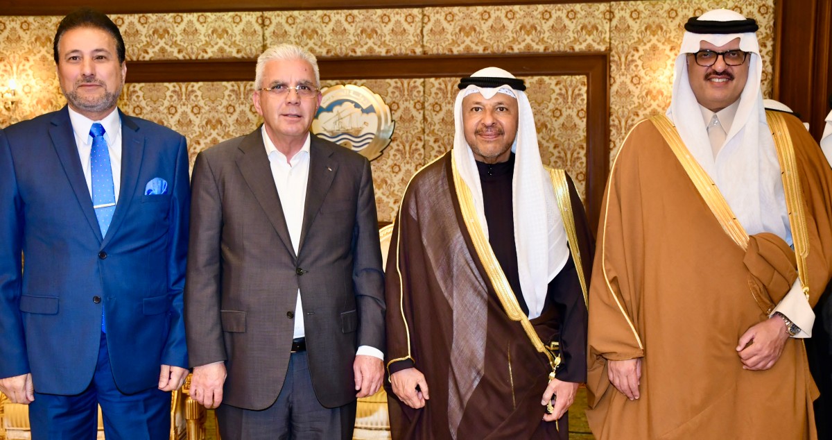 محافظ الفروانية مستقبلاً المهنئين: رمضان فرصة لتعزيز التواصل