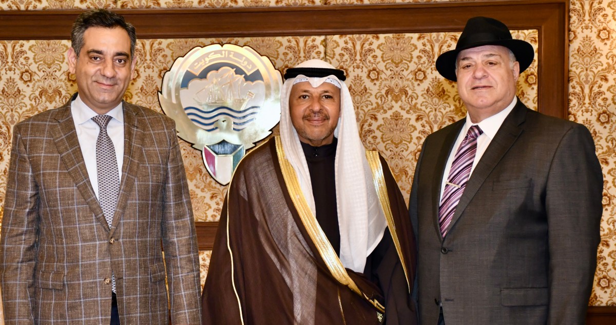 محافظ الفروانية مستقبلاً المهنئين: رمضان فرصة لتعزيز التواصل