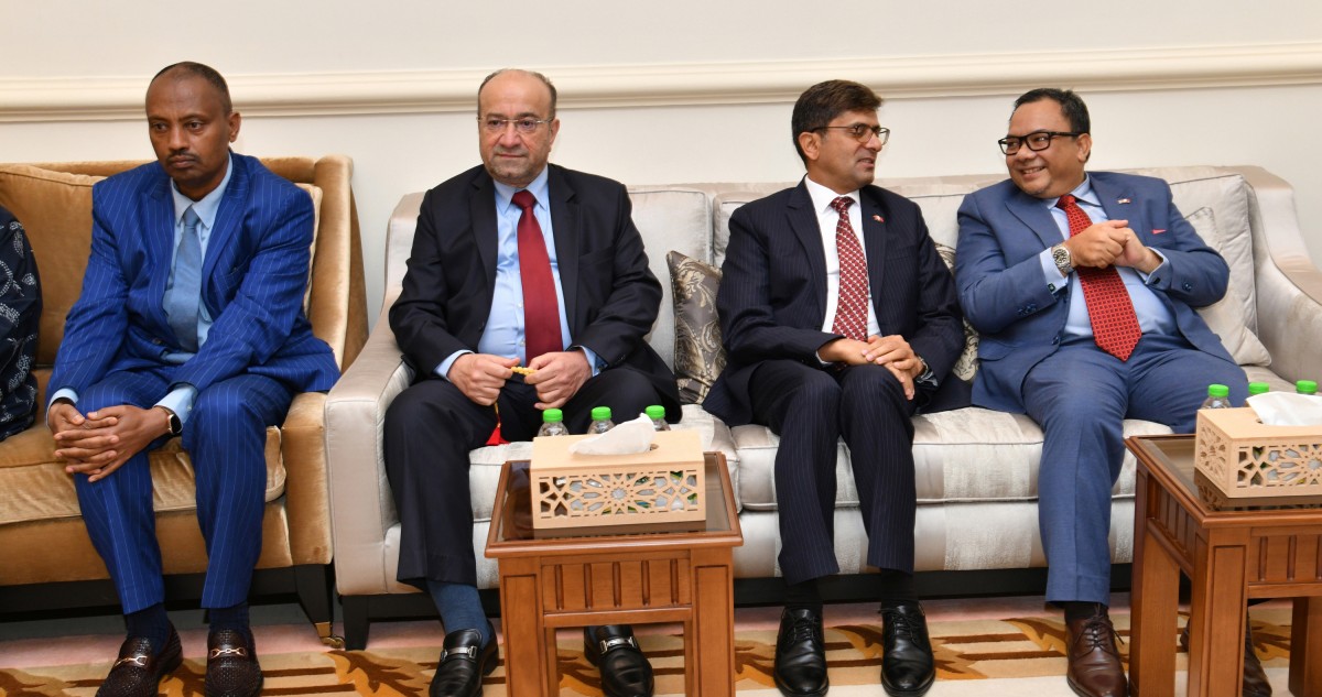 ثامر الجابر في غبقة السفارة بالبحرين : رمضان فرصة لترسيخ القيم الإنسانية