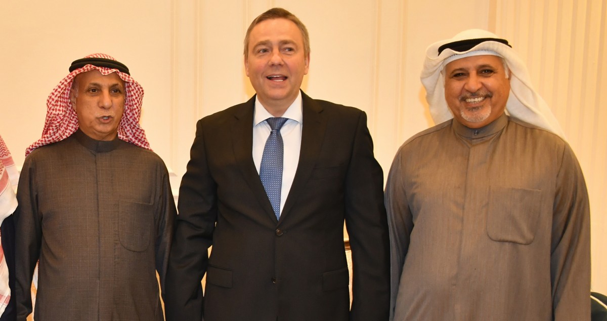 ديوان مهنا العدواني يستقبل المهنئين بالشهر الفضيل