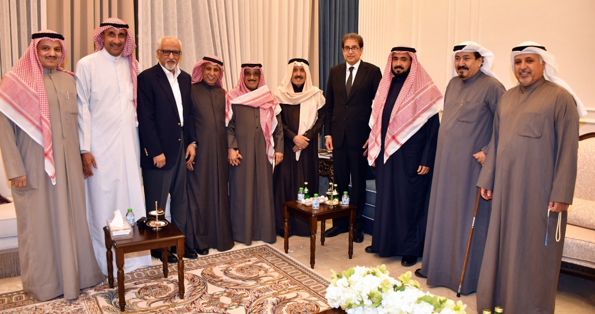 ديوان مهنا العدواني يستقبل المهنئين بالشهر الفضيل