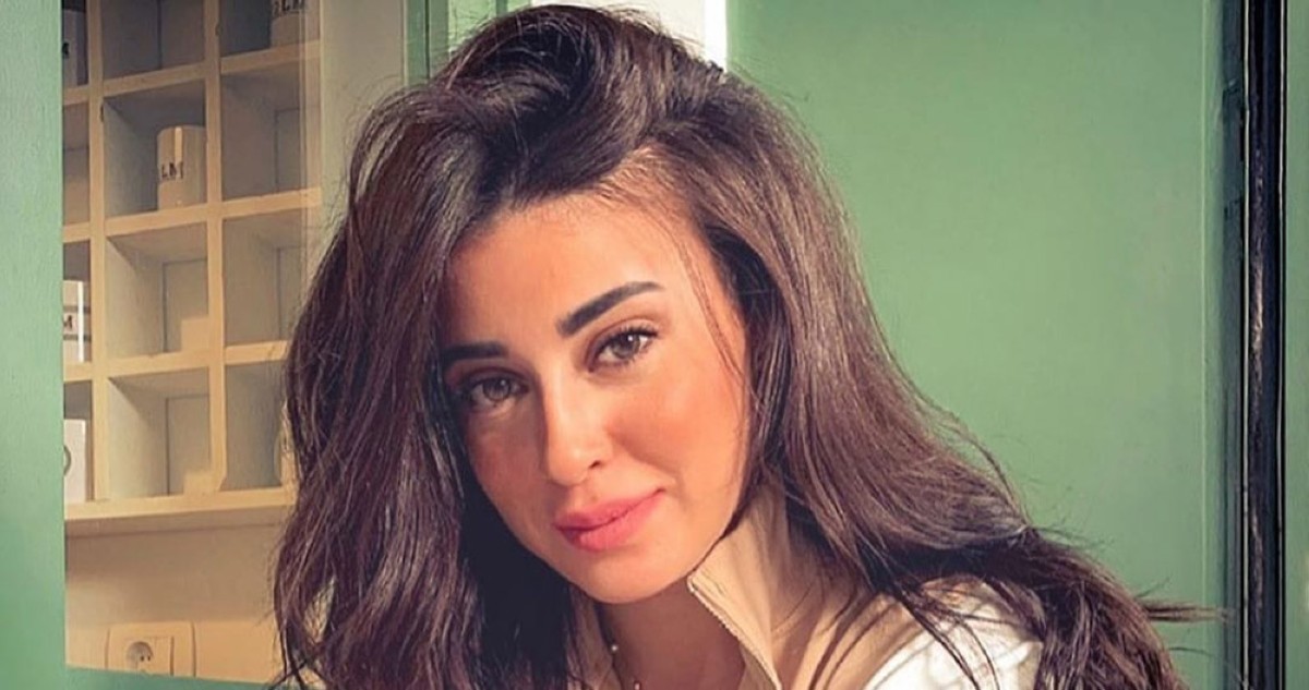 ميرنا  تحذف صورها  مع زوجها... وقع الطلاق!