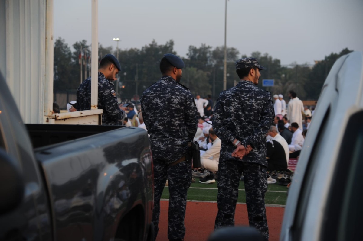 وسط أجواء من البهجة والتكبير&hellip; المصلون يؤدون صلاة عيد الفطر في الساحات والمساجد