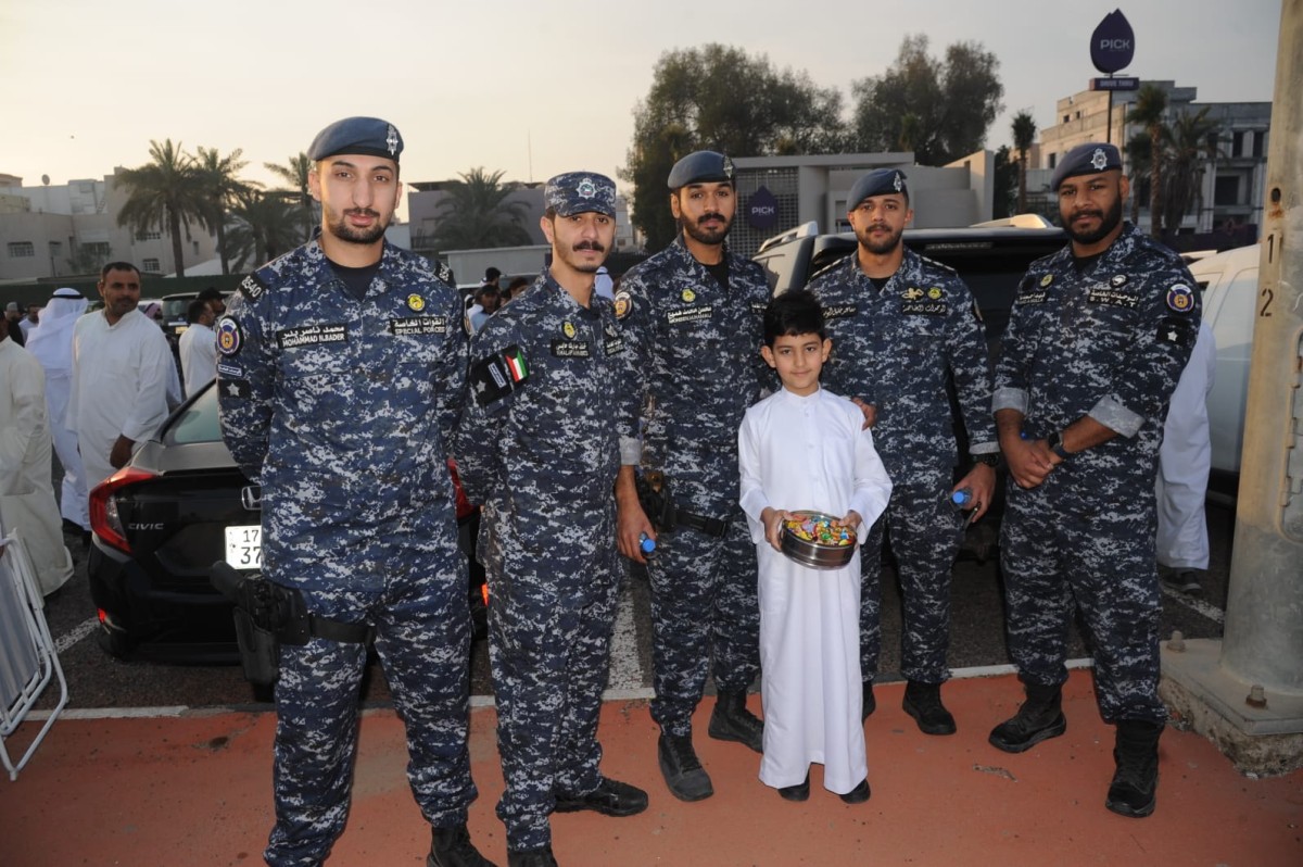 وسط أجواء من البهجة والتكبير&hellip; المصلون يؤدون صلاة عيد الفطر في الساحات والمساجد